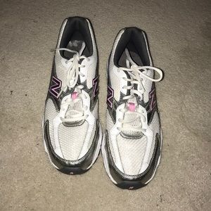 EUC New Balance sneakers - no box